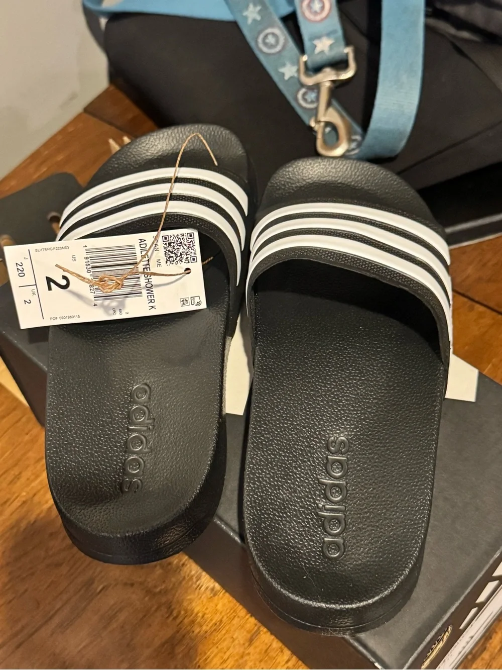 BRAND NEW! Kids adidas Black and White Slide with Three-Stripe Strap - size 2